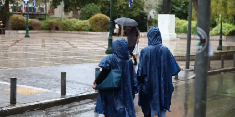 Καιρός: Ισχυρές καταιγίδες και ριπές ανέμων έως 10 μποφόρ – Οι περιοχές που θα χτυπήσει η κακοκαιρία