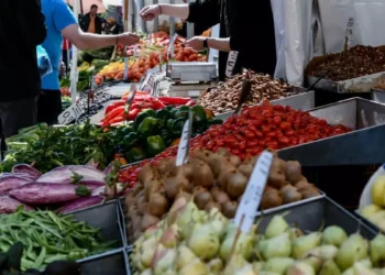 Ανοίγει ο δρόμος για λαϊκές αγορές το απόγευμα – Τι περιλαμβάνει το νέο πλαίσιο του ΥΠΑΝ