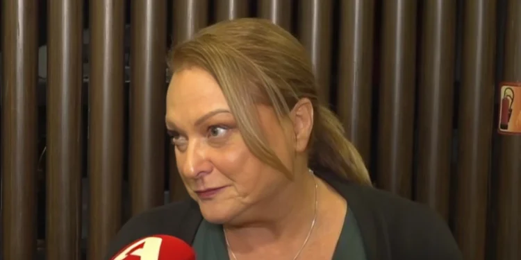 Ρένια Λουιζίδου: Δεν έχω ψάξει τον εαυτό μου στο διαδίκτυο, αν μπεις σε αυτή τη διαδικασία είναι ένα βαρέλι χωρίς πάτο