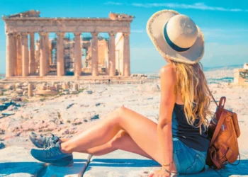 Πάνω από 28,5 εκατ. τουρίστες στην Ελλάδα το φετινό οκτάμηνο