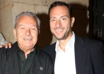 Γιος Μανώλη Μητσιά: Μεγαλώνοντας είχα παράπονο που δεν έβλεπα τον πατέρα μου περισσότερο, αλλά η σχέση μας ήταν πολύ ποιοτική