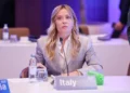 Μελόνι: Επικίνδυνη η συμφωνία ΗΠΑ-Ρωσίας για το ντίζελ