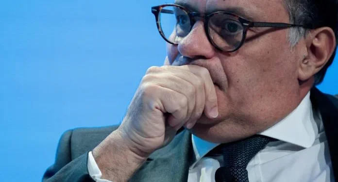 Άρχισαν τα όργανα στο Παρίσι για τον προϋπολογισμό: «Περάστε τον χωρίς πλειοψηφία», υπονοεί ο διοικητής της Τράπεζας της Γαλλίας