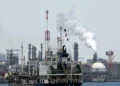 Κάτω από τα 105 δολάρια το Brent, στα 87 ευρώ το φυσικό αέριο – Οι τιμές «διορθώνουν» λόγω κατοχύρωσης κερδών