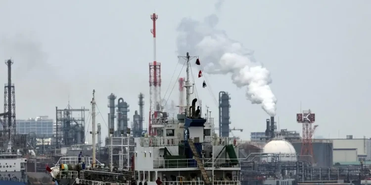 Το Brent «πετάει» πάνω από τα 116 δολάρια ενώ το πρώτο ρωσικό ντίζελ από τη συμφωνία Τραμπ-Πούτιν οδεύει στις ΗΠΑ