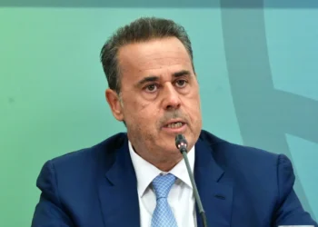 Παπασταύρου: Ευελιξία μέσω της ρήτρας διαφυγής για τη μείωση του ενεργειακού κόστους, στο επίκεντρο η διασύνδεση Ελλάδας – Κύπρου