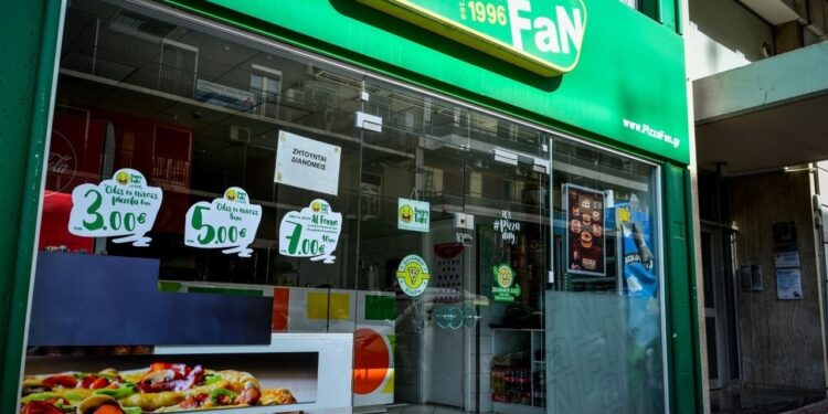 Pizza Fan: Άρχισε η καταβολή δεδουλευμένων – Κεραμέως: Δεν υπάρχει εντολή για κλείσιμο της επιχείρησης