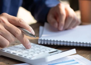Προς παράταση για τις 31 Δεκεμβρίου οι δηλώσεις πόθεν έσχες, τροπολογία για σταθερή προθεσμία υποβολής
