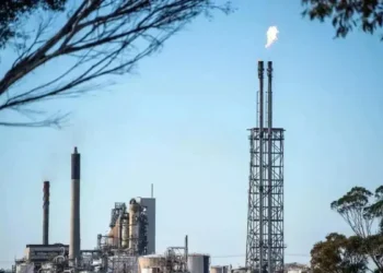 Στα 114 δολάρια σκαρφάλωσε το Brent, στα 91 ευρώ το φυσικό αέριο καθώς αυξάνεται το ρίσκο για τον εφοδιασμό στη Μέση Ανατολή