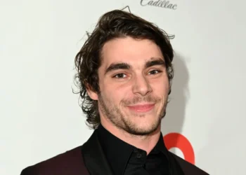 Νεκρός στα 34 του ο πρωταγωνιστής του «Breaking Bad» RJ Mitte, πληροφορίες ότι αυτοκτόνησε
