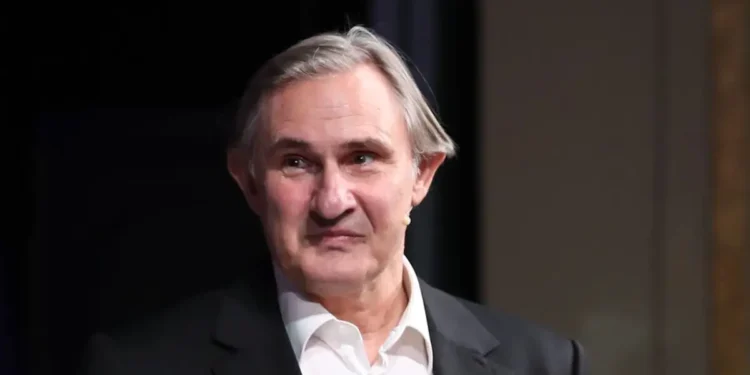 Άκης Σακελλαρίου: Θα υποδυθώ μια γυναίκα που θέλησε να απελευθερωθεί και προχώρησε σε αλλαγή φύλου