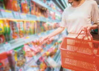 Ερχεται νέα καταιγίδα ακρίβειας – Πίεση από ενέργεια, πρώτες ύλες και ακριβότερο χρήμα