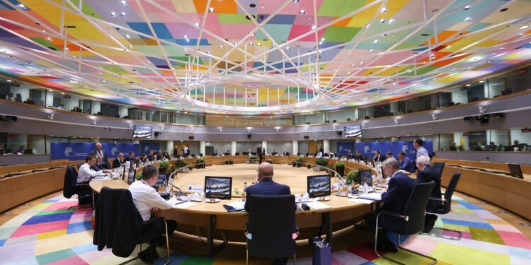 Ευρωπαϊκό Συμβούλιο: Tον Νοέμβριο το «β΄ημίχρονο του αγώνα» για ευελιξία και νέα στήριξη για τα καύσιμα