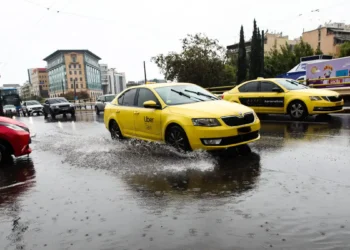 Νέο κύμα κακοκαιρίας: Καταιγίδες σε Αττική και άλλες 6 περιοχές – Τι θα γίνει με τις παρελάσεις της 28ης Οκτωβρίου