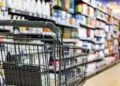 ΙΕΛΚΑ: Στα 26 δισ. ευρώ η ετήσια δαπάνη των Ελλήνων για είδη παντοπωλείου, αλλάζει το διατροφικό καλάθι